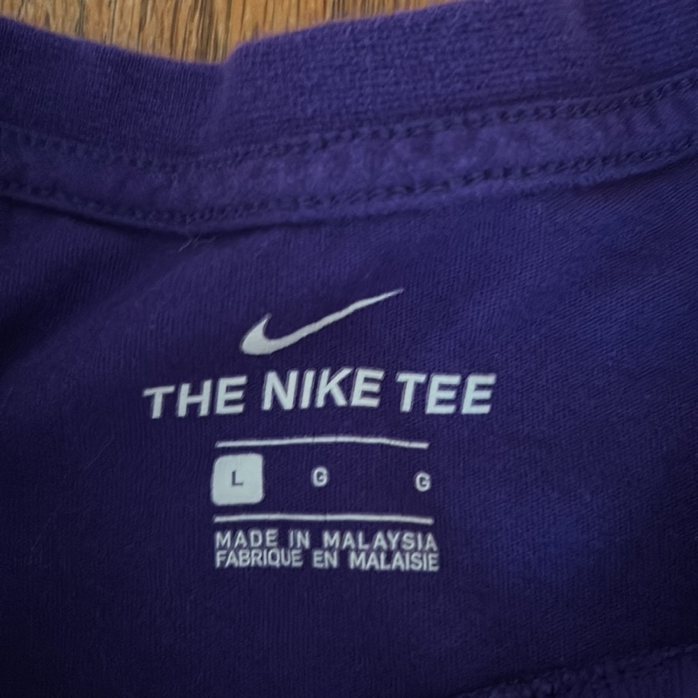 Nike Men’s Graphic T-Shirt, Large, Purple - Picture 3 of 4